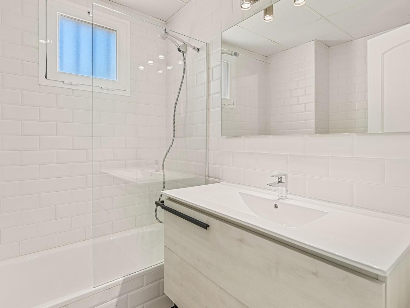 Moderne Ferienwohnung 71A Манилва Экстерьер фото