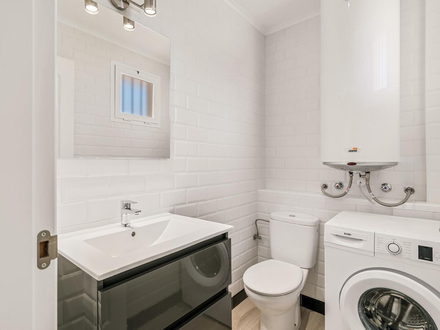 Moderne Ferienwohnung 71A Манилва Экстерьер фото